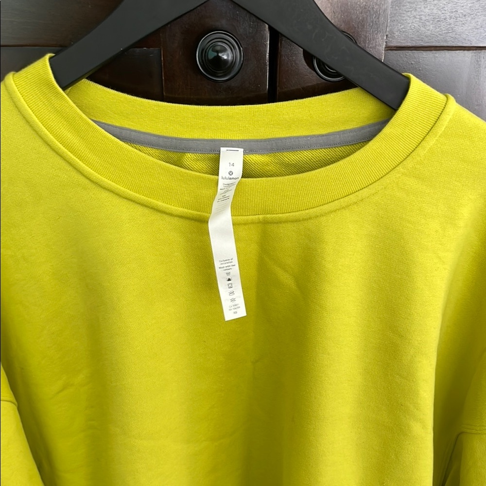 Lululemon women’s lime green Sweater - Picture 7 of 8